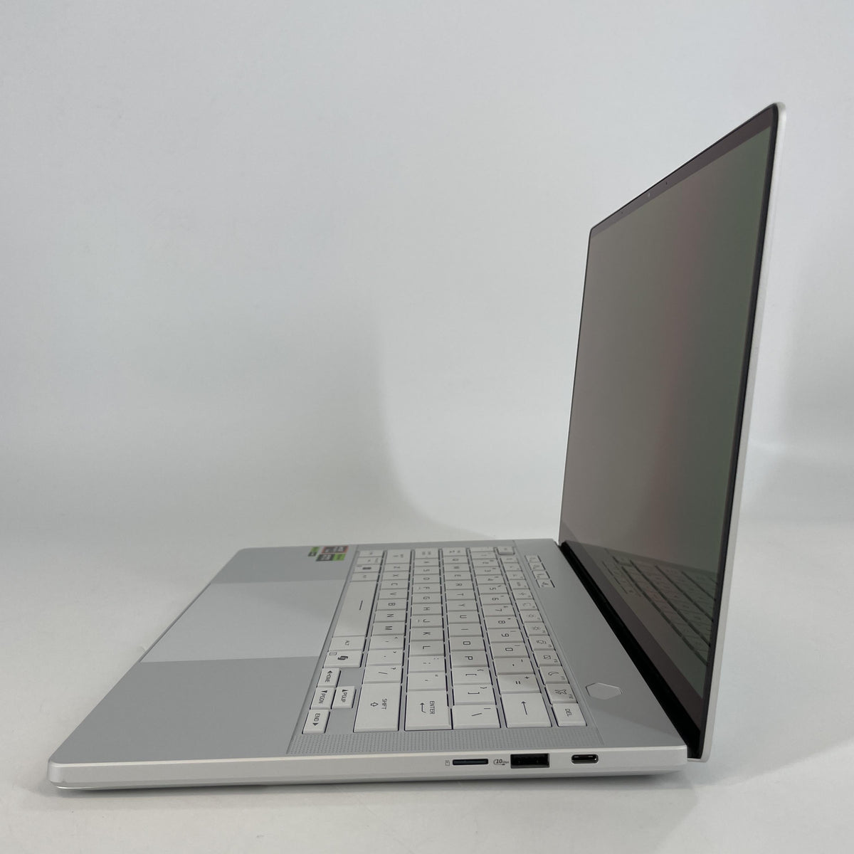 Asus ROG Zephyrus G14 GA403 14 White 2.0 GHz AMD Ryzen AI 9 HX 370 32GB RAM 1TB Solid State Drive NVIDIA GeForce RTX 5070 Ti 12 GB