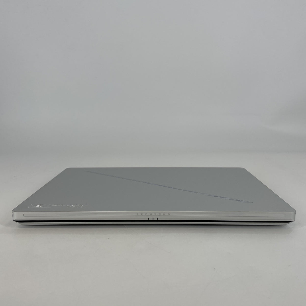 Asus ROG Zephyrus G14 GA403 14 White 2.0 GHz AMD Ryzen AI 9 HX 370 32GB RAM 1TB Solid State Drive NVIDIA GeForce RTX 5070 Ti 12 GB