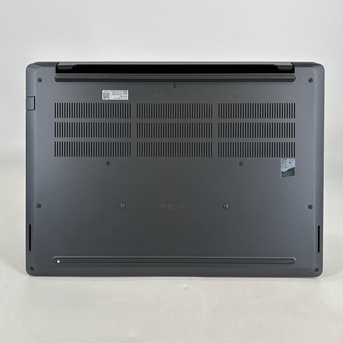 Dell Pro Max 16 MC16250 Magnetite 2.9 GHz Intel Core Ultra 9 Series 2 32GB RAM 1TB Solid State Drive NVIDIA RTX PRO 1000 Blackwell 8 GB
