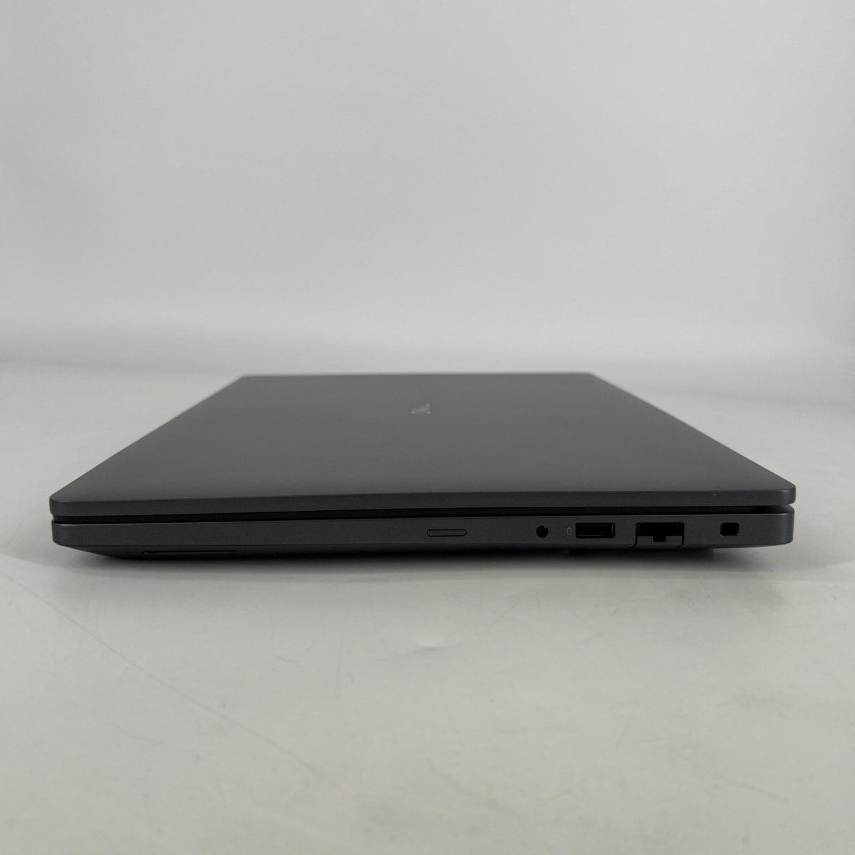 Dell Pro Max 16 MC16250 Magnetite 2.9 GHz Intel Core Ultra 9 Series 2 32GB RAM 1TB Solid State Drive NVIDIA RTX PRO 1000 Blackwell 8 GB