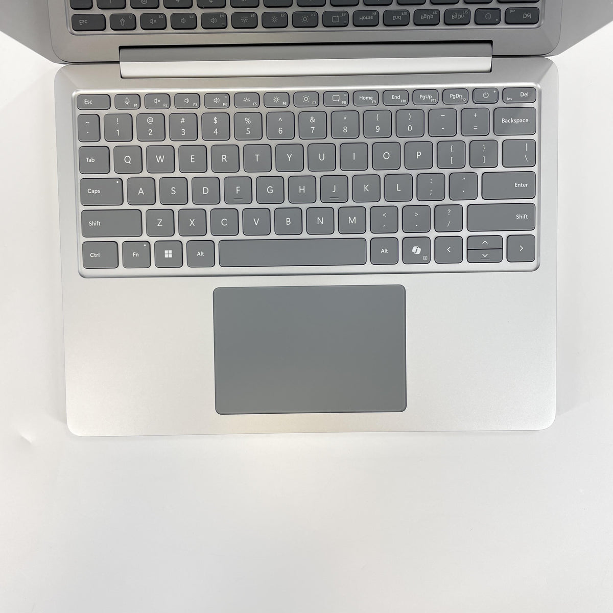 Microsoft Surface Laptop 13 Silver 3.3 GHz Qualcomm Snapdragon X Plus 16GB RAM 256GB UniversalFlashStorage