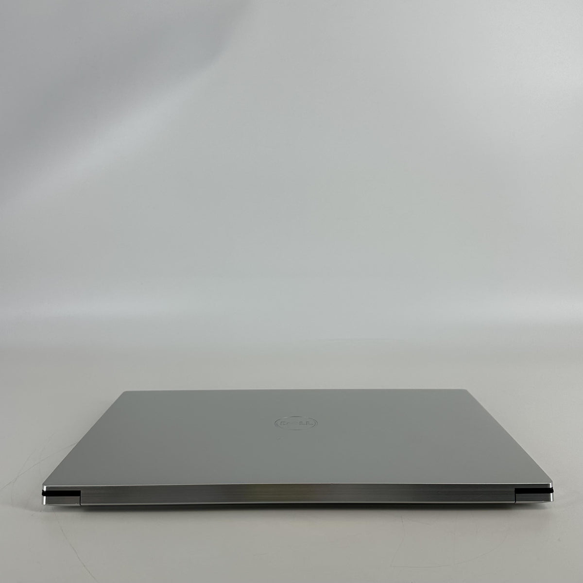 Dell XPS 15 9500 Silver 2.6 GHz Intel Core i7 10th Gen. 32GB RAM 1TB Solid State Drive NVIDIA GeForce GTX 1650 Ti 4 GB