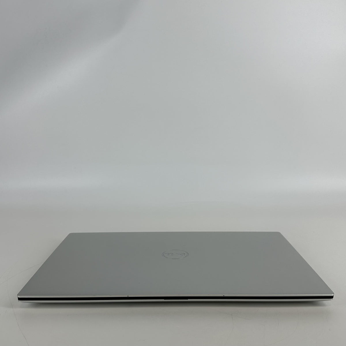 Dell XPS 15 9500 Silver 2.6 GHz Intel Core i7 10th Gen. 32GB RAM 1TB Solid State Drive NVIDIA GeForce GTX 1650 Ti 4 GB