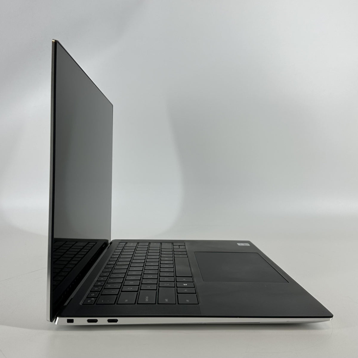 Dell XPS 15 9500 Silver 2.6 GHz Intel Core i7 10th Gen. 32GB RAM 1TB Solid State Drive NVIDIA GeForce GTX 1650 Ti 4 GB