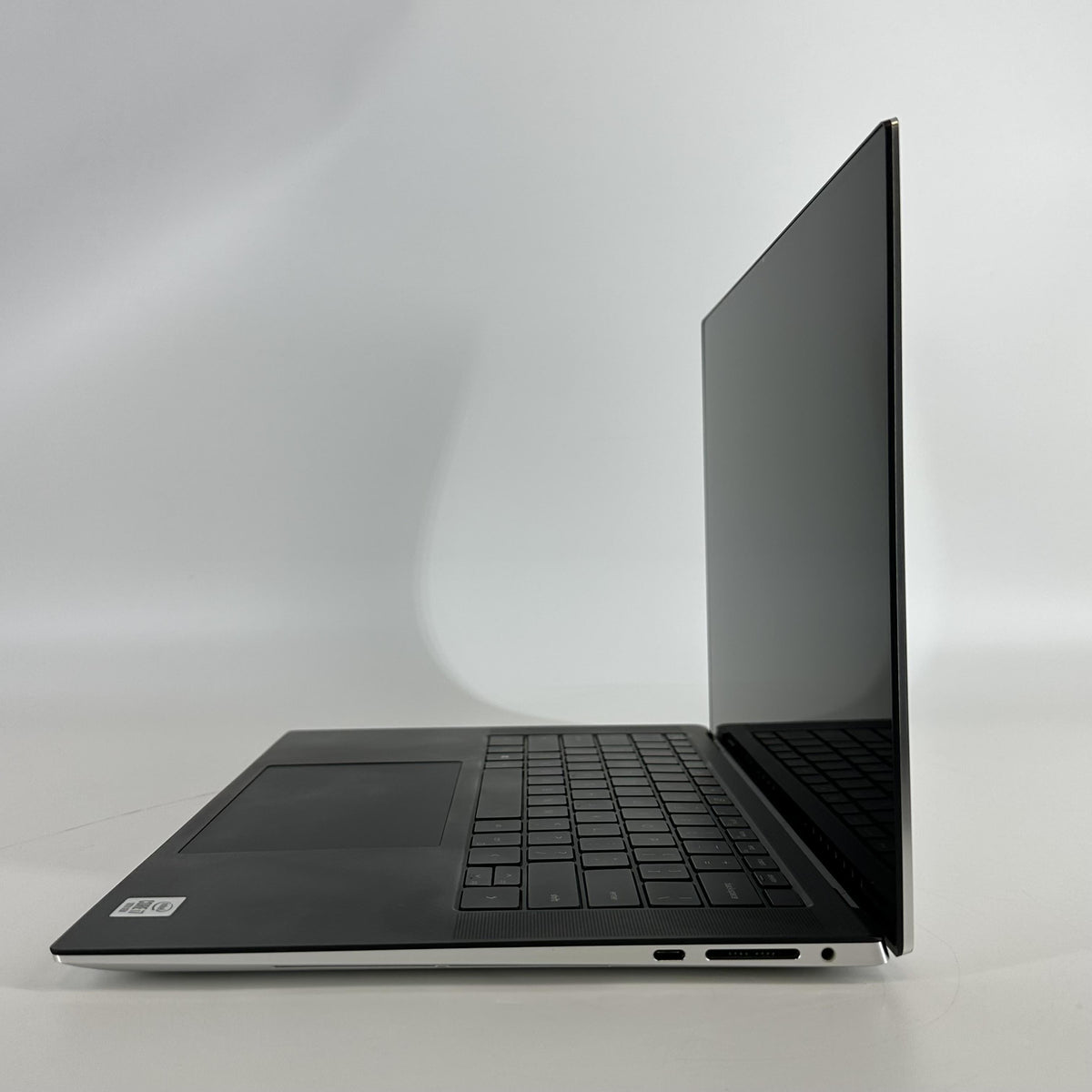 Dell XPS 15 9500 Silver 2.6 GHz Intel Core i7 10th Gen. 32GB RAM 1TB Solid State Drive NVIDIA GeForce GTX 1650 Ti 4 GB