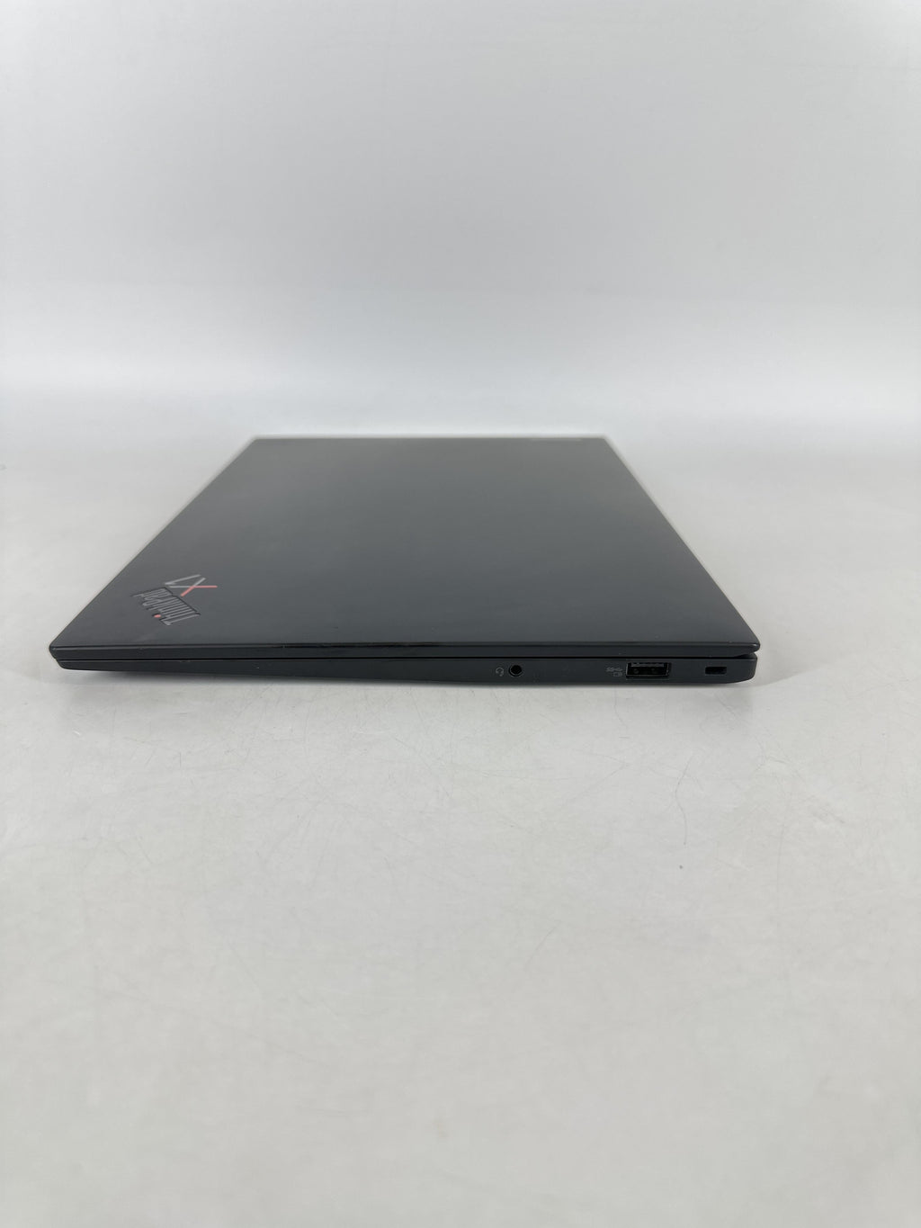 Lenovo ThinkPad X1 Carbon Gen 9 14 Black 3.0 GHz Intel Core i7 11th Gen. 32GB RAM 1TB Solid State Drive