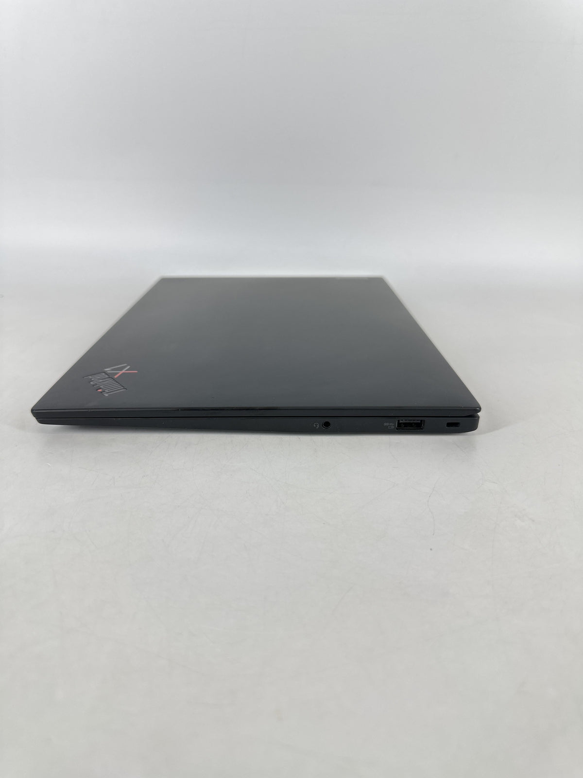 Lenovo ThinkPad X1 Carbon Gen 9 14 Black 3.0 GHz Intel Core i7 11th Gen. 32GB RAM 1TB Solid State Drive