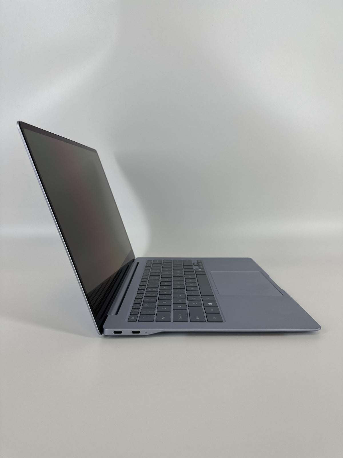 Samsung Galaxy Book4  Edge 14 Silver 3.4 GHz Qualcomm Snapdragon X Elite 16GB RAM 512GB Embedded UniversalFlashStorage