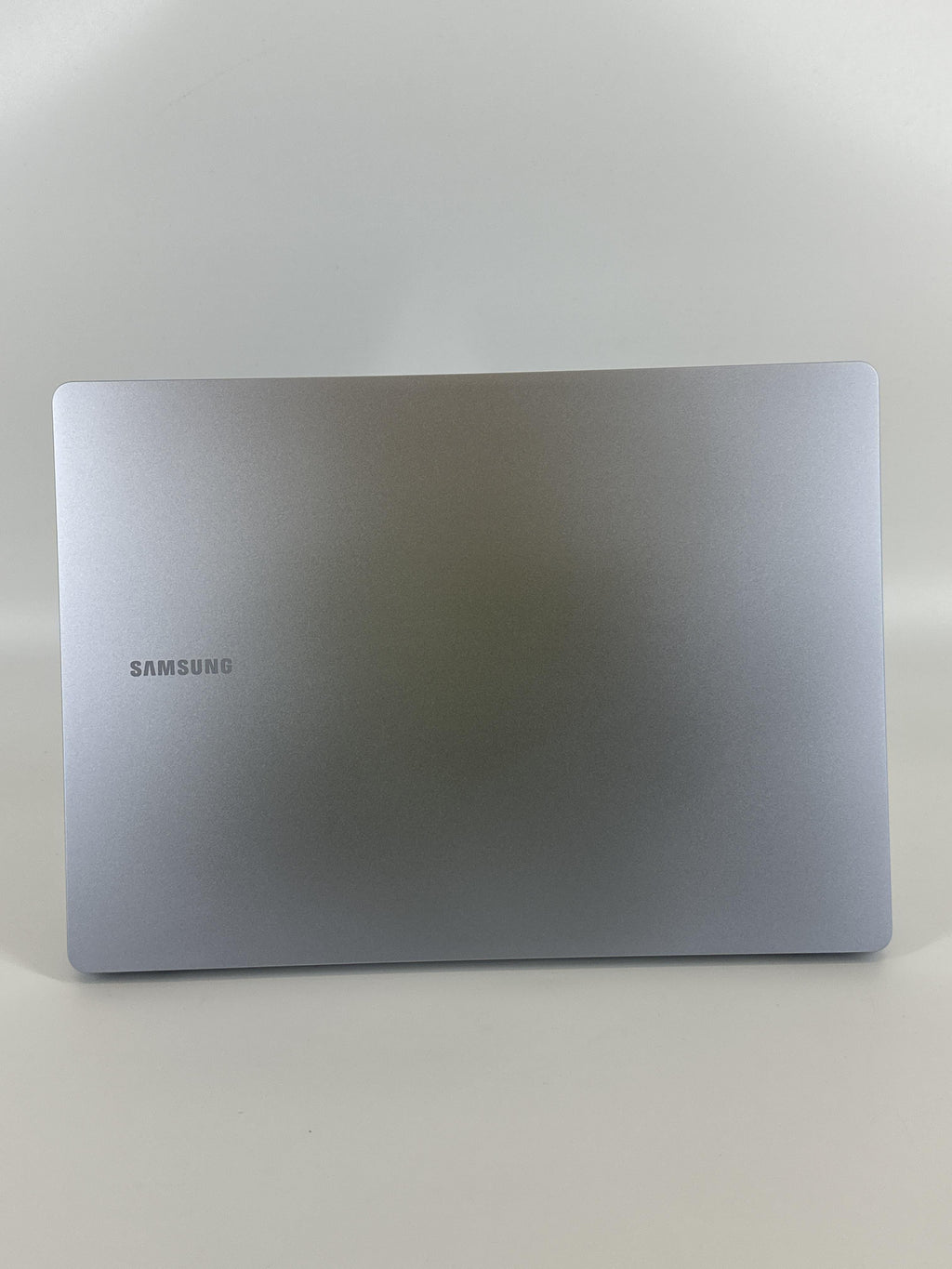 Samsung Galaxy Book4  Edge 14 Silver 3.4 GHz Qualcomm Snapdragon X Elite 16GB RAM 512GB Embedded UniversalFlashStorage