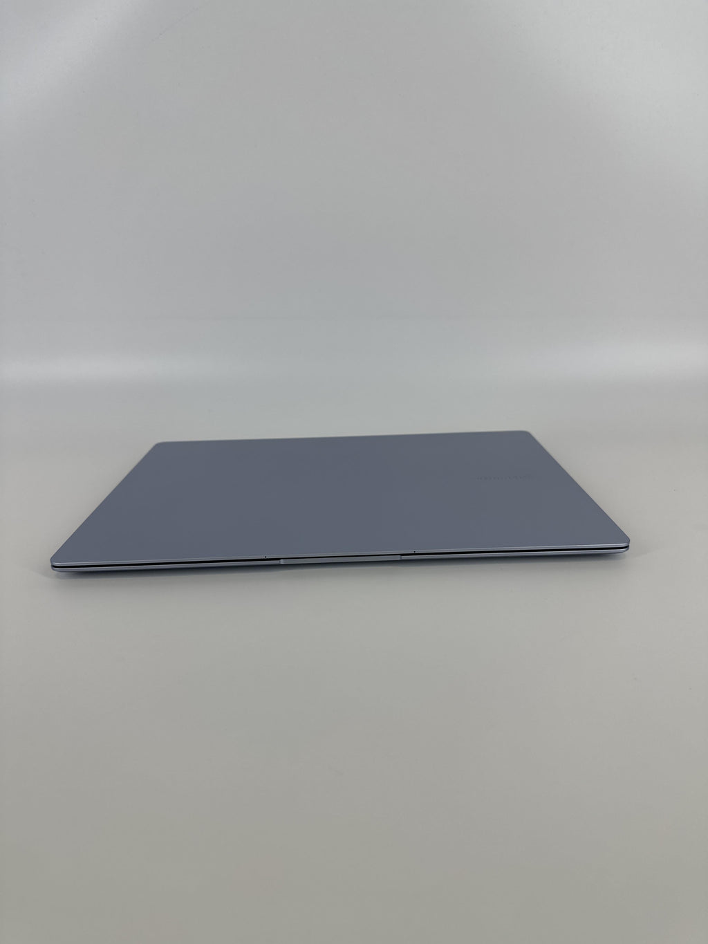 Samsung Galaxy Book4  Edge 14 Silver 3.4 GHz Qualcomm Snapdragon X Elite 16GB RAM 512GB Embedded UniversalFlashStorage