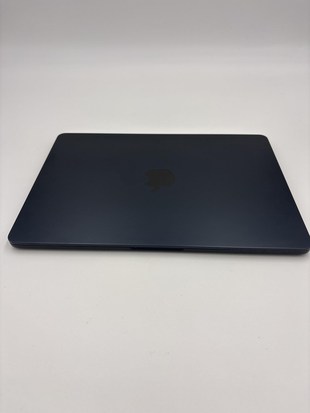 MacBook Air 13 2022 Blue 3.49 GHz M2 8-Core CPU 8GB Unified Memory 256GB Solid State Drive 8-Core GPU